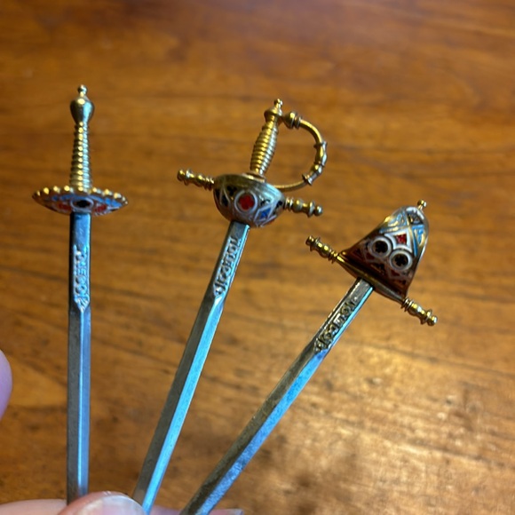 Vintage Toledo Spain gold/silver tone hand decorated 24 appetizer picks & stand - Picture 5 of 13